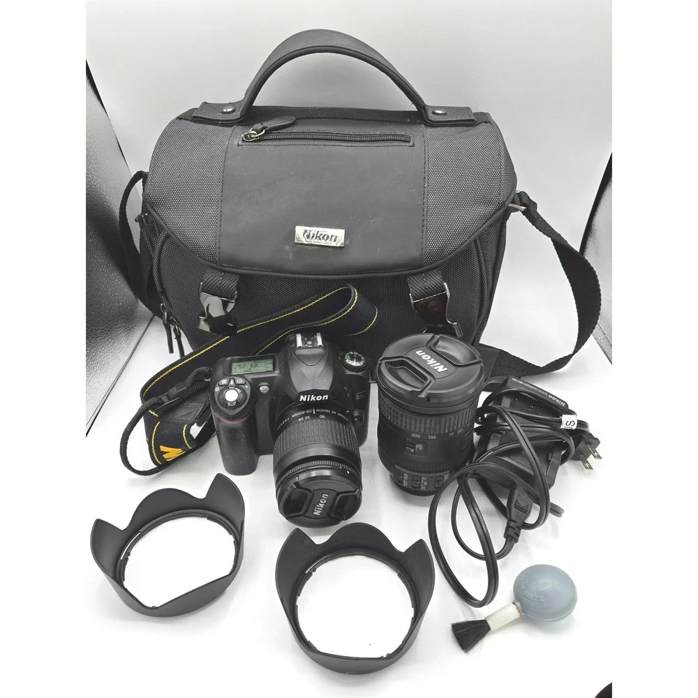Complete Nikon D50 DSLR Camera Kit w/ 2‎ Lenses, Bag & Charger